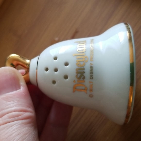 Vintage Disney Shaker Bell Castle Carousel Salt & Pepper - Picture 7 of 8